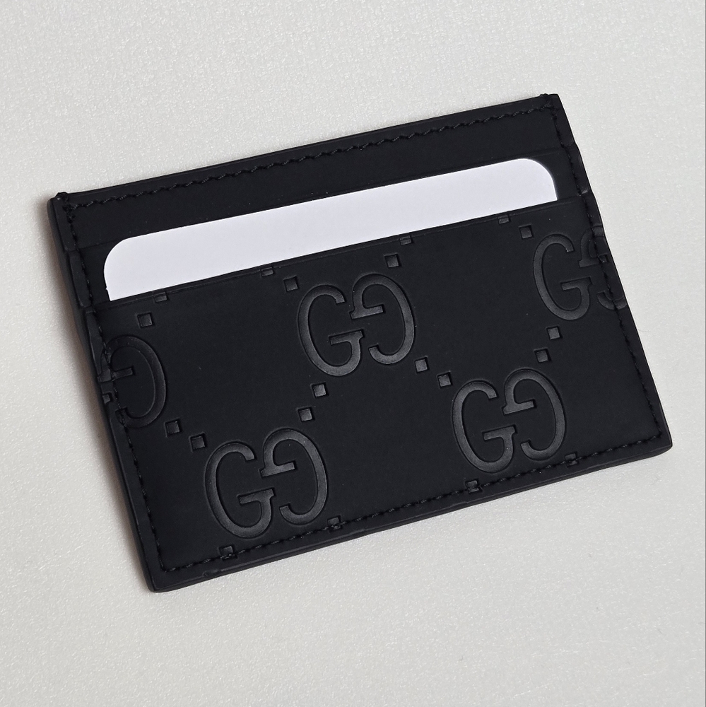 Authentic BRAND NEW Gucci GG Rubber Effect Cardholder